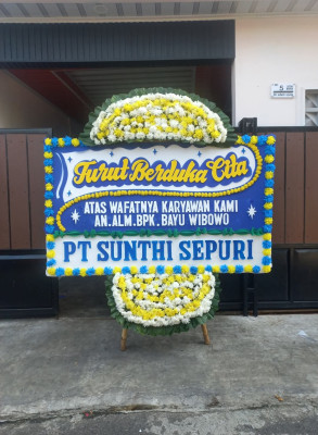 Papan Bunga Duka di Teluk Umar