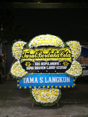 Papan Bunga Duka di Teluk Umar