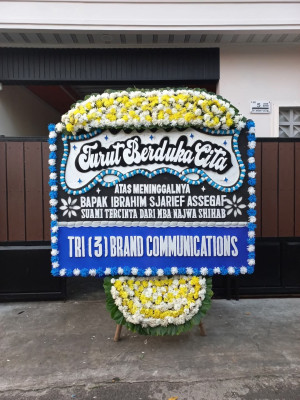 Papan Bunga Duka di Teluk Umar
